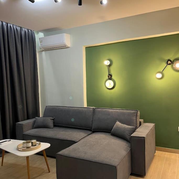K&m Bantzh B' Appartement Dráma